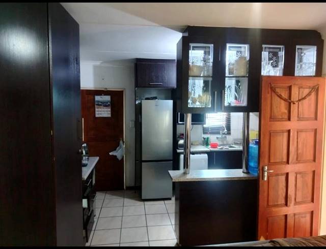 2 BEDROOM HOUSE FOR SALE IN LENASIA SOUTH